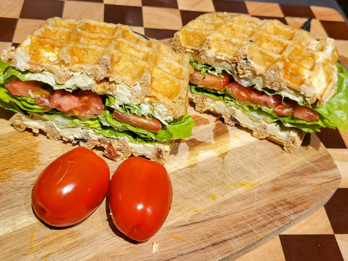 BiNe` S GRIECHISCHE WAFFELN MIT AVOCADO DIP - Rezept - Bild Nr. 17321