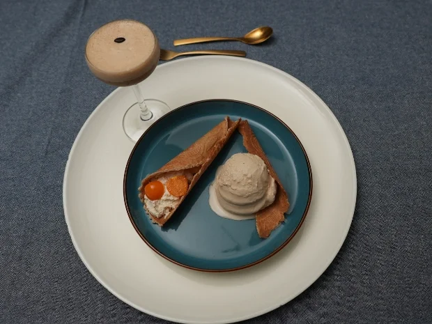 Krüllkuchen mit London Fog-Eis, Kaffeesahne und Espresso-Baileys-Martini - Rezept - Bild Nr. 17314