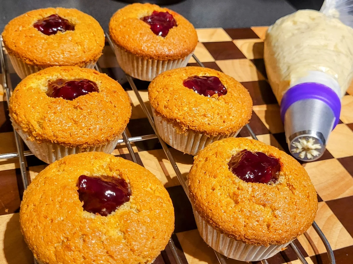 Rezept: BiNe` S FRANKFURTER KRANZ CUPCAKES Bild Nr. 5 BiNe` S FRANKFURTER KRANZ CUPCAKES - Rezept - Bild Nr. 5