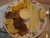 Knusper-Fischfilet mit Spargel und Drillingen - Rezept - Bild Nr. 2