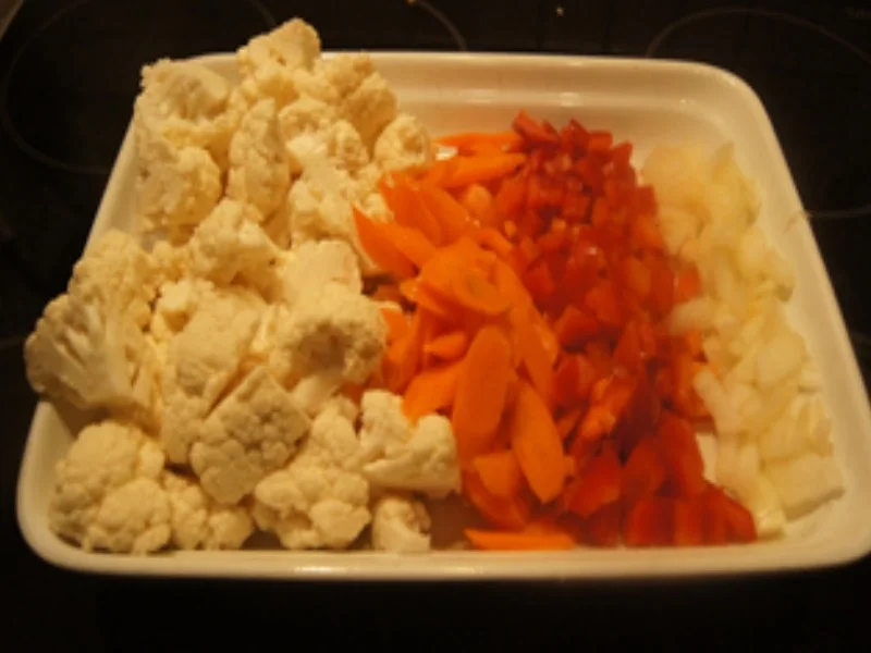 Rezept: Blumenkohlcurry mit Paprika, Möhren, Zwiebel und Kidneybohnen Bild Nr. 4 Blumenkohlcurry mit Paprika, Möhren, Zwiebel und Kidneybohnen - Rezept - Bild Nr. 4