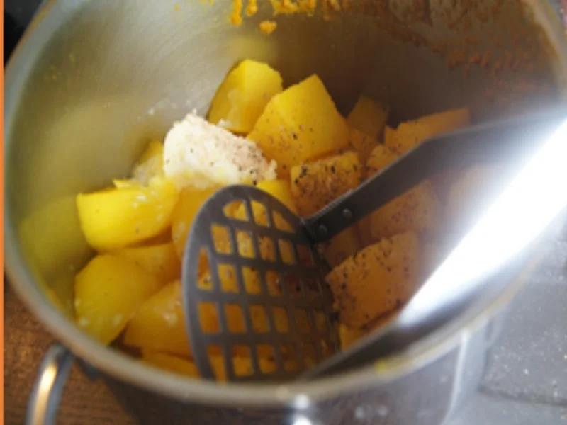 Knusper-Kohlrabi-Schnitzel mit Knoblauch-Rahm-Champignons und Kartoffelstampf - Rezept - Bild Nr. 17334