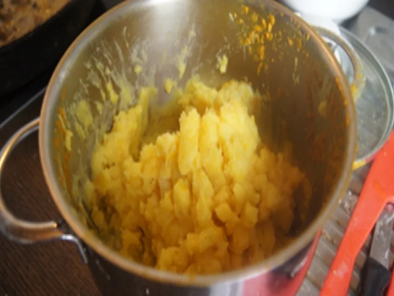 Knusper-Kohlrabi-Schnitzel mit Knoblauch-Rahm-Champignons und Kartoffelstampf - Rezept - Bild Nr. 17335