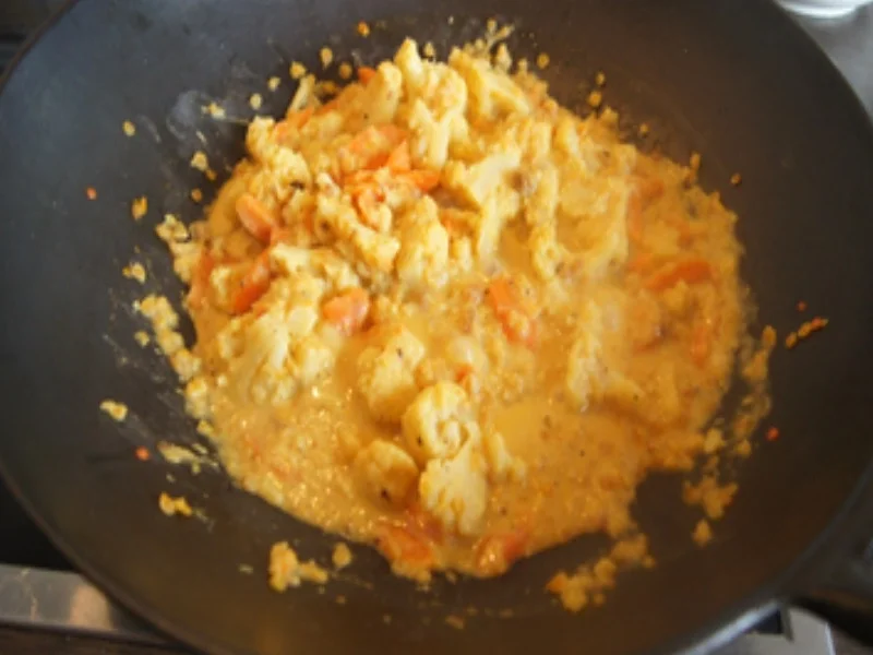 Blumenkohl-Möhren-Linsen-Datteln-Curry im Wok - Rezept - Bild Nr. 17332