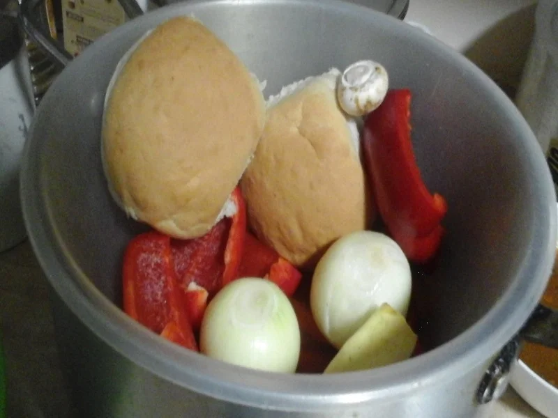 Rezept: Herzhafte Buletten mit Champignon-Rahmsauce, Butter-Möhren-Sticks und Drillingen Bild Nr. 17329 Herzhafte Buletten mit Champignon-Rahmsauce, Butter-Möhren-Sticks und Drillingen - Rezept - Bild Nr. 17329