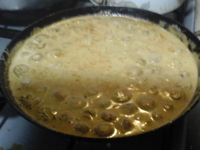 Rezept: Herzhafte Buletten mit Champignon-Rahmsauce, Butter-Möhren-Sticks und Drillingen Bild Nr. 17340 Herzhafte Buletten mit Champignon-Rahmsauce, Butter-Möhren-Sticks und Drillingen - Rezept - Bild Nr. 17340