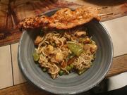 Wokgemüse mit Nudeln und Satespieße - Rezept - Bild Nr. 17328