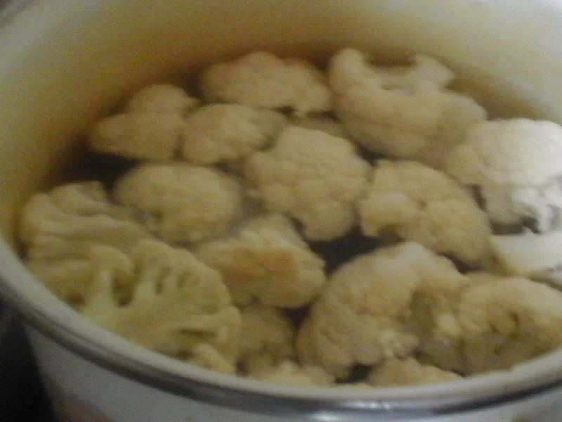 Gekochte Eier in Senfsauce, Butter-Blumenkohl und gelben Drillingen - Rezept - Bild Nr. 7