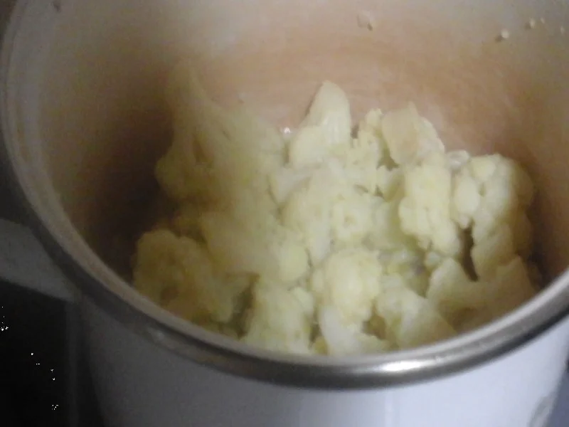 Gekochte Eier in Senfsauce, Butter-Blumenkohl und gelben Drillingen - Rezept - Bild Nr. 8