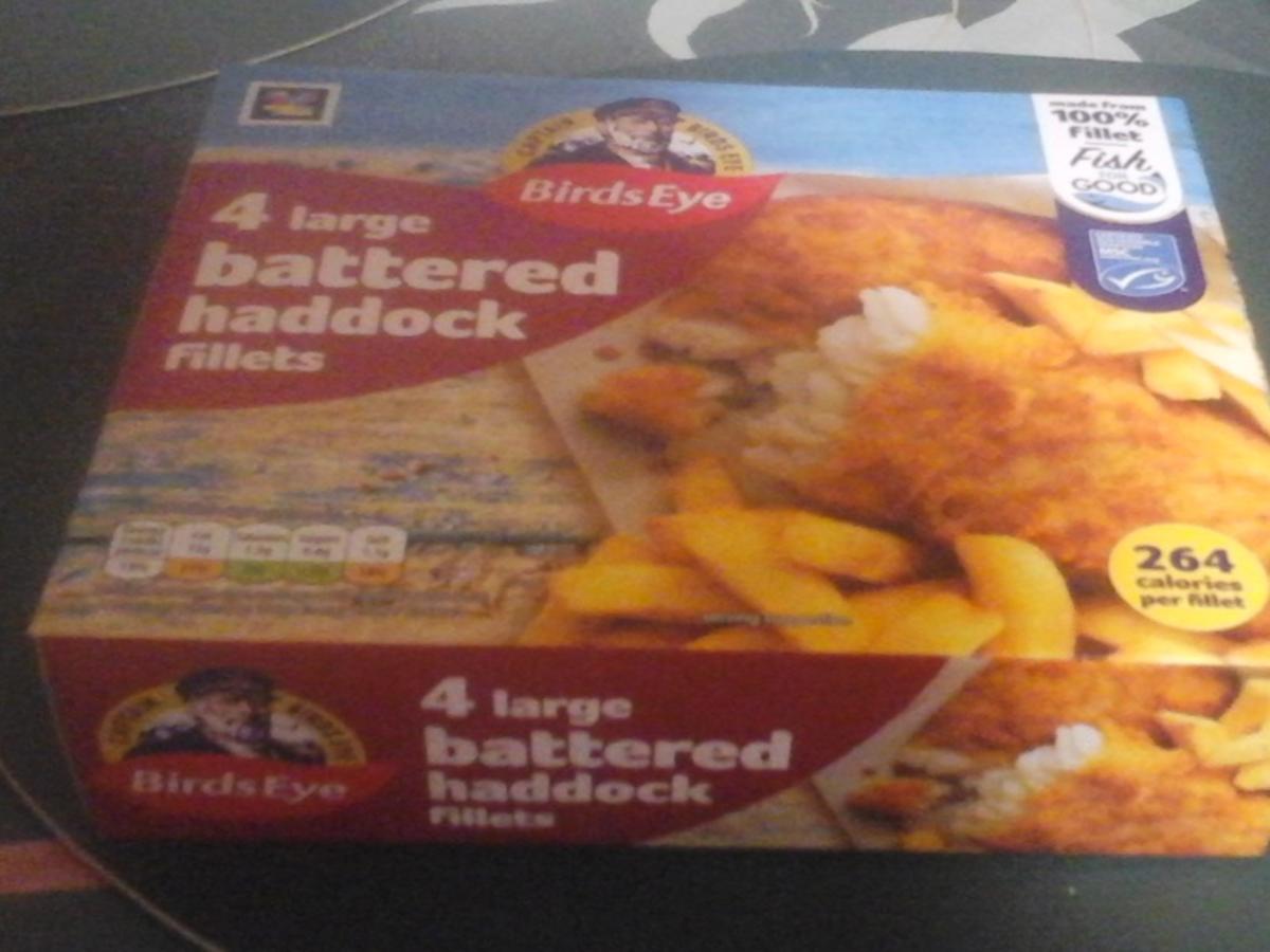 Paniertes Schellfisch Filet mit Koriander Rahm Sauce, Butter Möhren ...