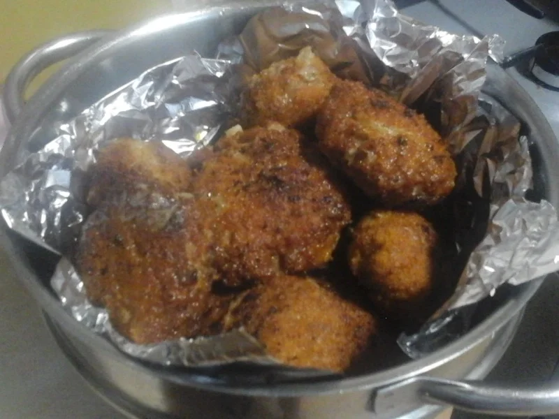 Buletten mit pikanter Sauce, Buttermais und gelben Kartoffeln - Rezept - Bild Nr. 7