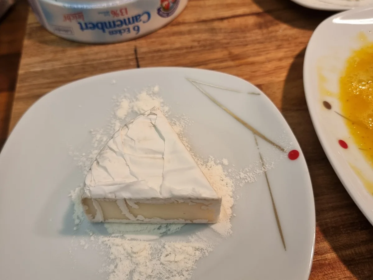 Gebackene Camembert-Ecken mit Wildkräutersalat - Rezept - Bild Nr. 17330