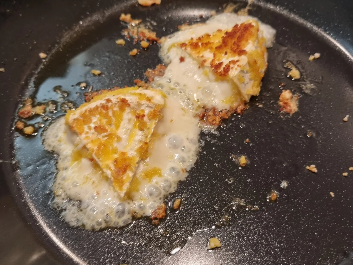 Gebackene Camembert-Ecken mit Wildkräutersalat - Rezept - Bild Nr. 17335