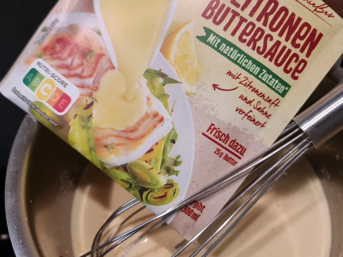 Spargel mit Zitronen-Butter-Sauce und Garnelen - Rezept - Bild Nr. 17333