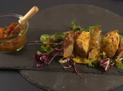 Wildschwein am Spieß mit Kürbis-Chutney und Laugengebäck - Rezept - Bild Nr. 17330