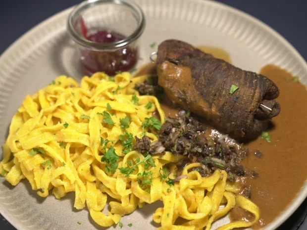 Rezept: Hirschroulade mit Kürbispasta Bild Nr. 17330 Hirschroulade mit Kürbispasta - Rezept - Bild Nr. 17330