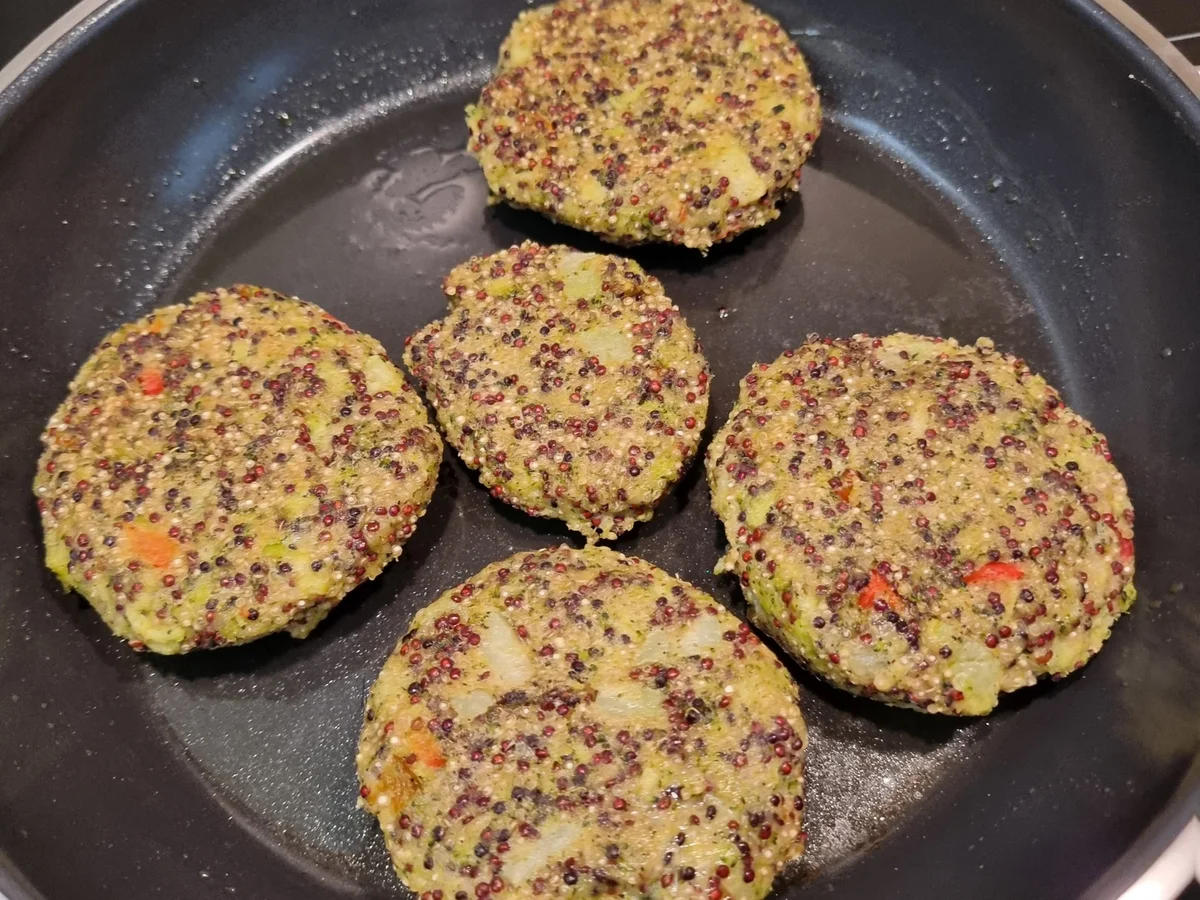 Rezept: Quinoa-Brokkoli-Puffer Bild Nr. 17348 Quinoa-Brokkoli-Puffer - Rezept - Bild Nr. 17348