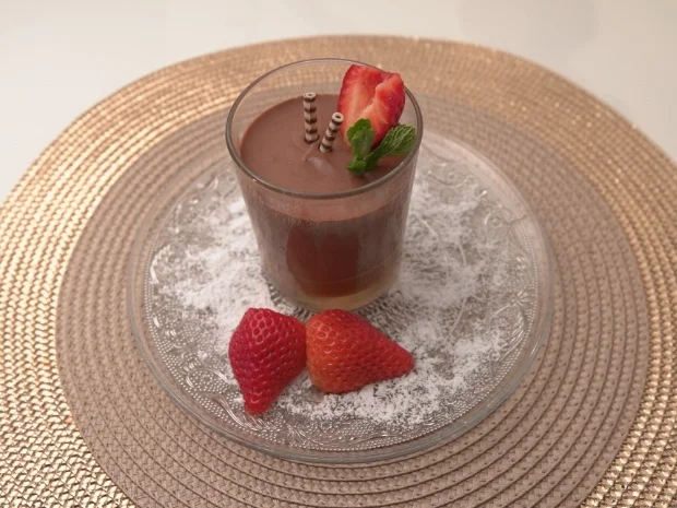 Mousse au Chocolat auf Salz-Karamell-Sauce - Rezept - Bild Nr. 17338