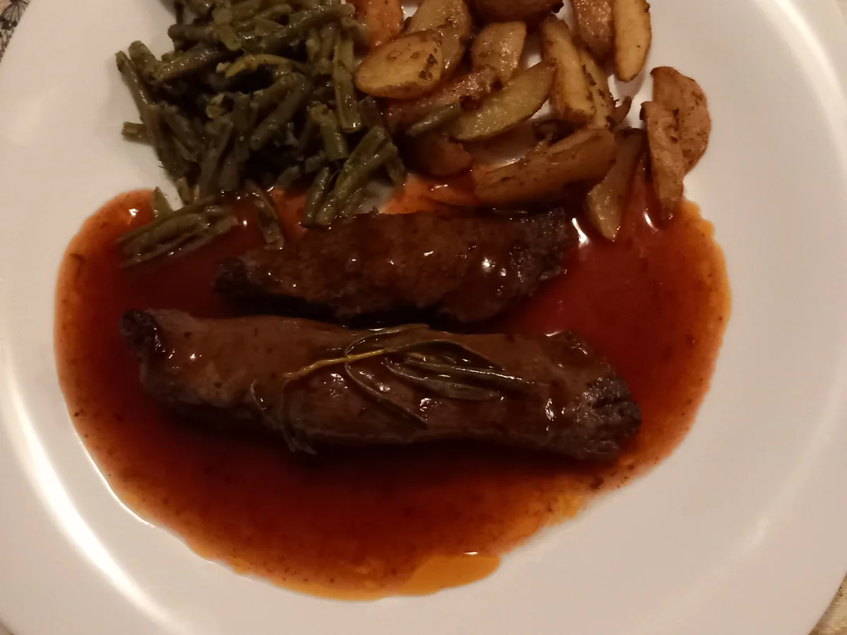 Lammlachse mit Butterbohnen und Kartoffelspalten - Rezept - Bild Nr. 2