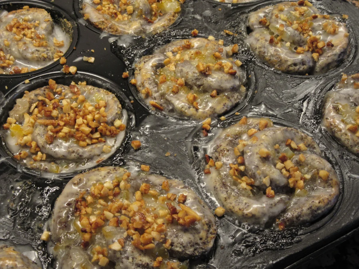 Rezept: Backen: Mohnrosen, gefüllt mit Orangenmarmelade Bild Nr. 17349 Backen: Mohnrosen, gefüllt mit Orangenmarmelade - Rezept - Bild Nr. 17349