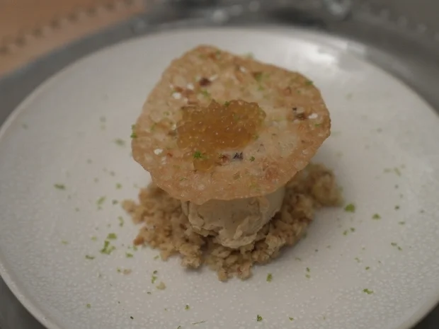 Bratapfeleis mit Apfel-Nuss-Cracker und Apfel-Zimt-Kaviar - Rezept - Bild Nr. 17338