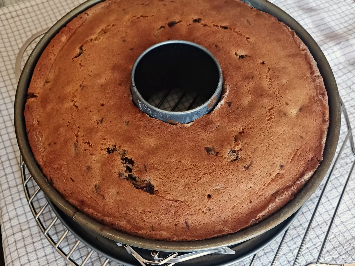 Rührkuchen mit Kirschen und Schokolade - Rezept - Bild Nr. 17342