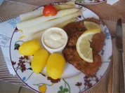 Rezept: Kurzspargel mit Knusper-Schnitzeln und Frรผhkartoffeln Bild Nr. 17338 Kurzspargel mit Knusper-Schnitzeln und Frรผhkartoffeln - Rezept - Bild Nr. 17338