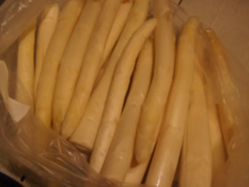 Kurzspargel mit Knusper-Schnitzeln und Frühkartoffeln - Rezept - Bild Nr. 17339