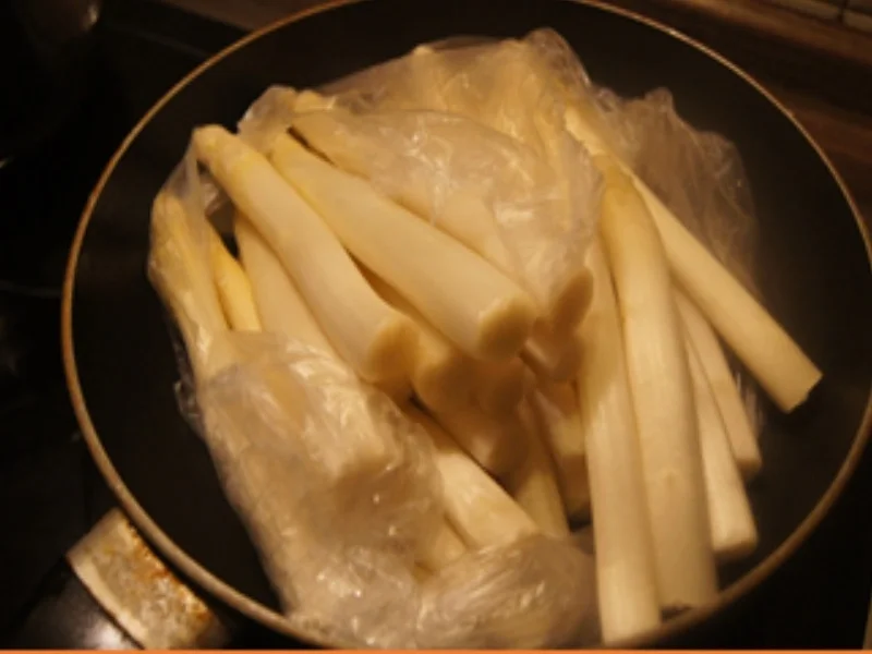 Kurzspargel mit Knusper-Schnitzeln und Frühkartoffeln - Rezept - Bild Nr. 17342