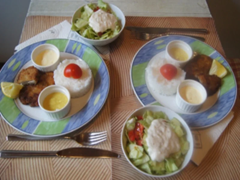 Rezept: Schweinefiletschnitzel mit Jasmin-Reis und gemischten Salat Bild Nr. 4 Schweinefiletschnitzel mit Jasmin-Reis und gemischten Salat - Rezept - Bild Nr. 4