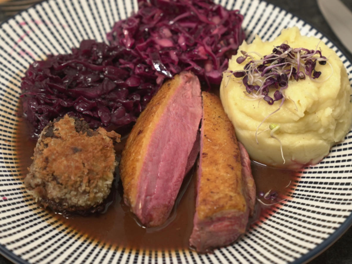 Ente mit Rotkohl und getrüffeltes Kartoffelpüree - Rezept - Bild Nr. 17338