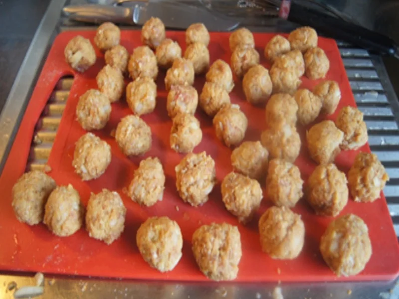 Rezept: Spargel-Sahne-Suppe mit Kohlrabi-und Mettbällchen-Einlage Bild Nr. 7 Spargel-Sahne-Suppe mit Kohlrabi-und Mettbällchen-Einlage - Rezept - Bild Nr. 7