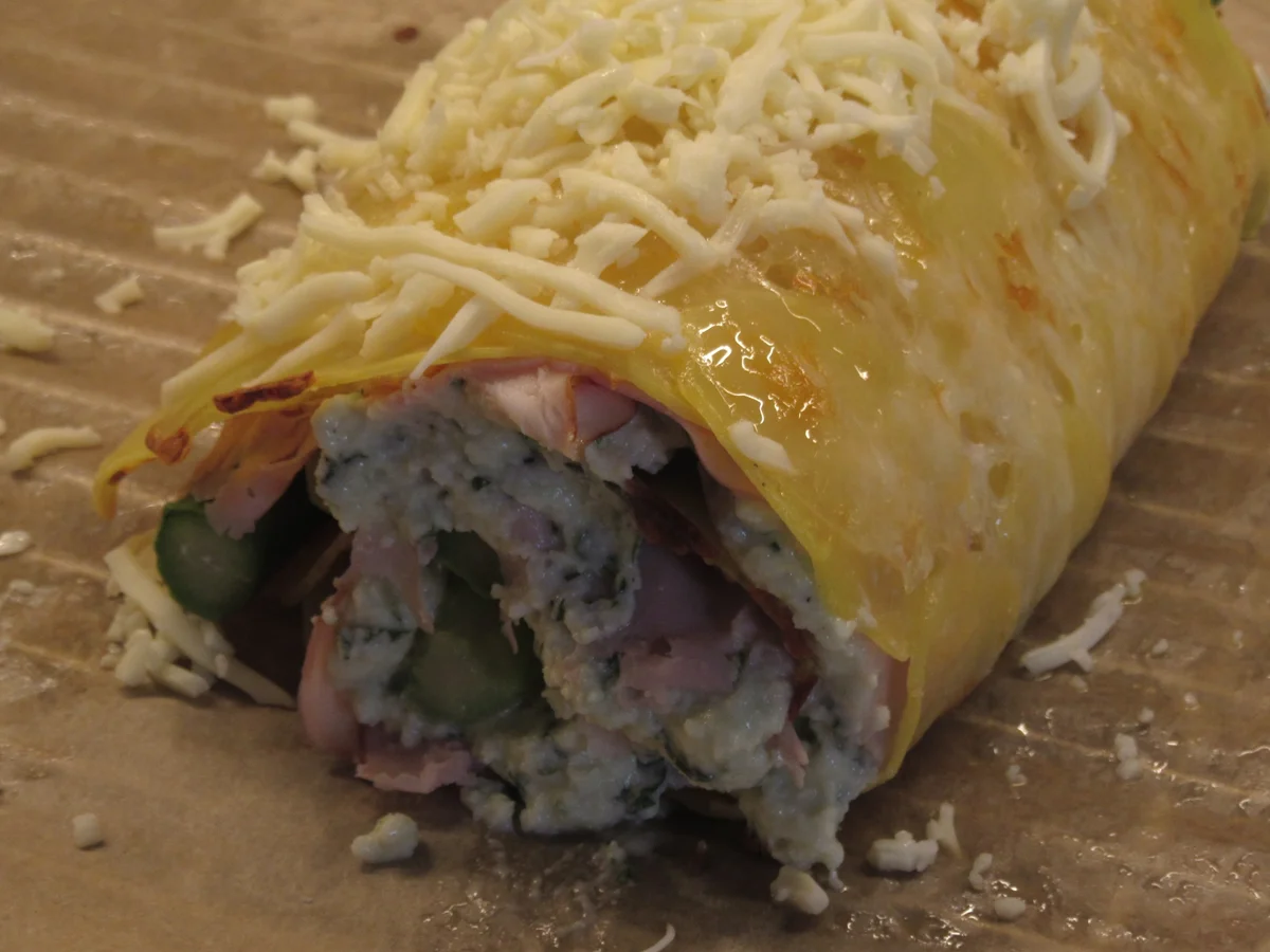 Rezept: Kartoffeln: Kartoffelrolle mit grünem Spargel Bild Nr. 17344 Kartoffeln: Kartoffelrolle mit grünem Spargel - Rezept - Bild Nr. 17344