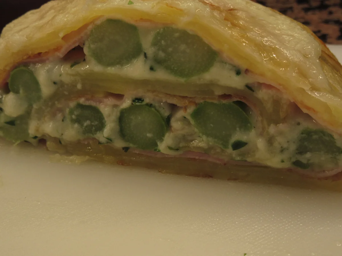 Rezept: Kartoffeln: Kartoffelrolle mit grünem Spargel Bild Nr. 17345 Kartoffeln: Kartoffelrolle mit grünem Spargel - Rezept - Bild Nr. 17345