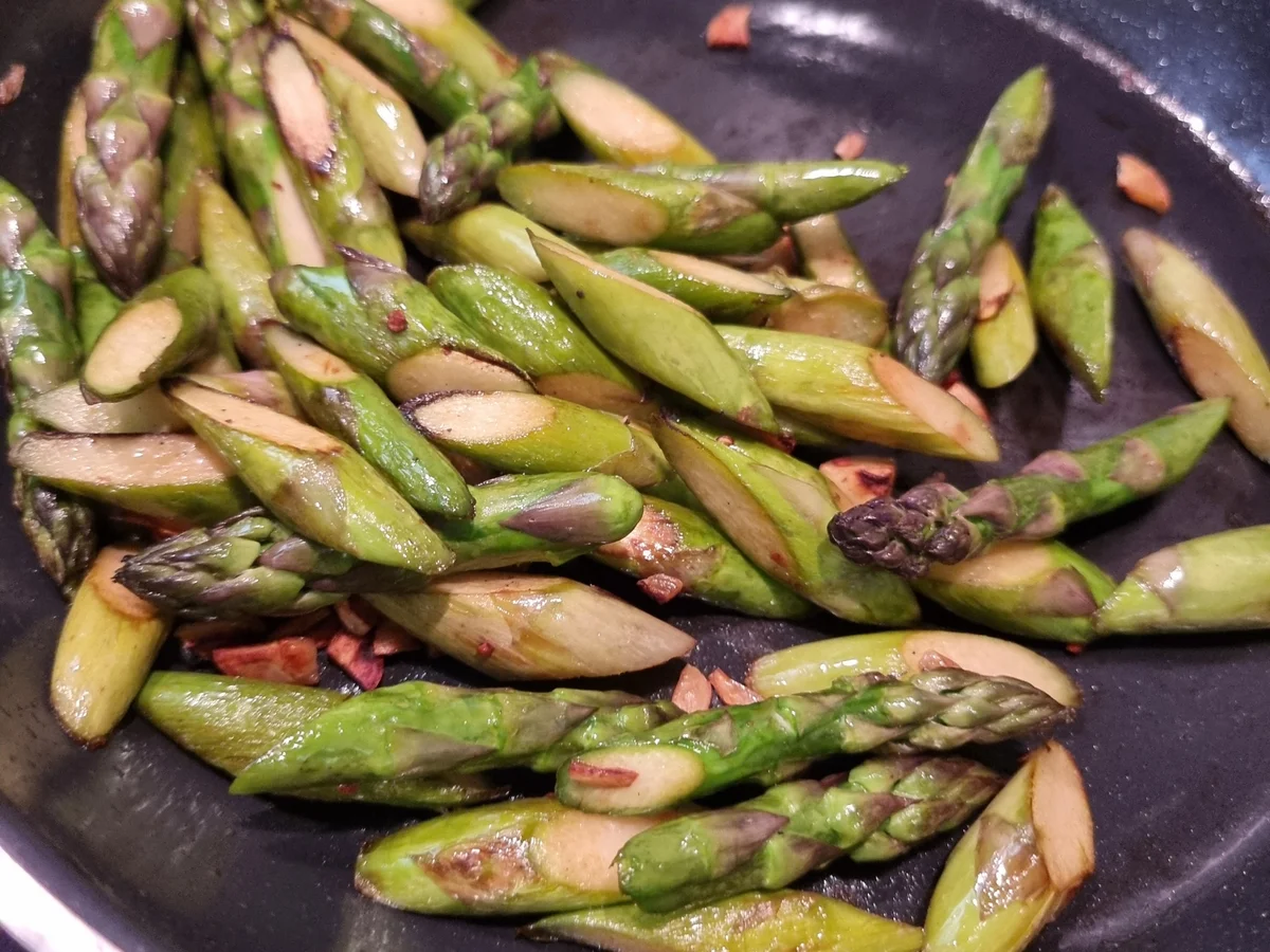 Rezept: Spaghetti mit gebratenem grünen Spargel Bild Nr. 17342 Spaghetti mit gebratenem grünen Spargel - Rezept - Bild Nr. 17342