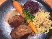 Vegane Seitanrouladen mit Spätzle, Blaukraut und Gemüse - Rezept - Bild Nr. 2