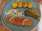 Delikatess Bratheringsfilets mit Kümmel-Pellkartoffeln und Gewürzgurke - Rezept - Bild Nr. 17338
