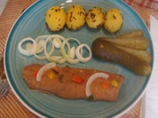 Delikatess Bratheringsfilets mit Kümmel-Pellkartoffeln und Gewürzgurke - Rezept - Bild Nr. 17338