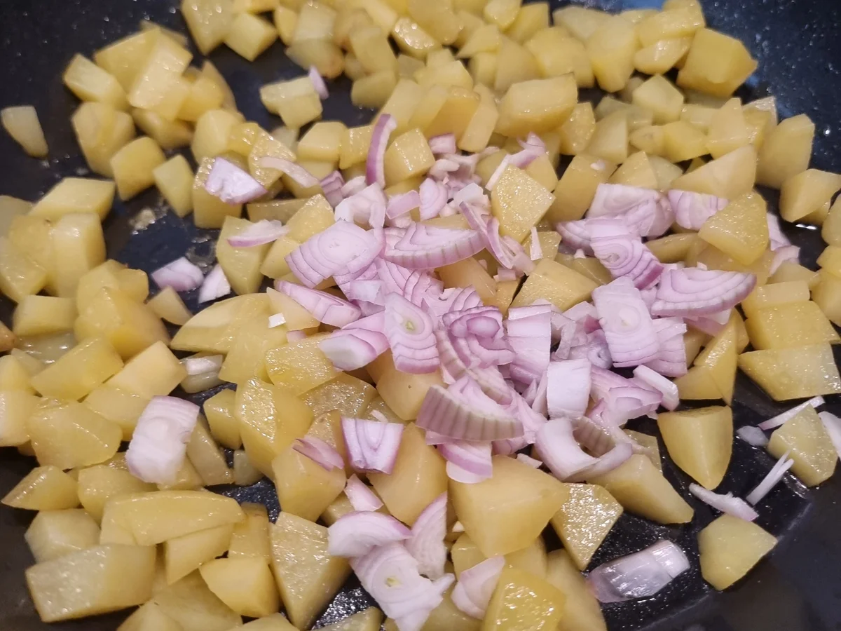 Kartoffel Muffins mit Blütensalat - Rezept - Bild Nr. 17351