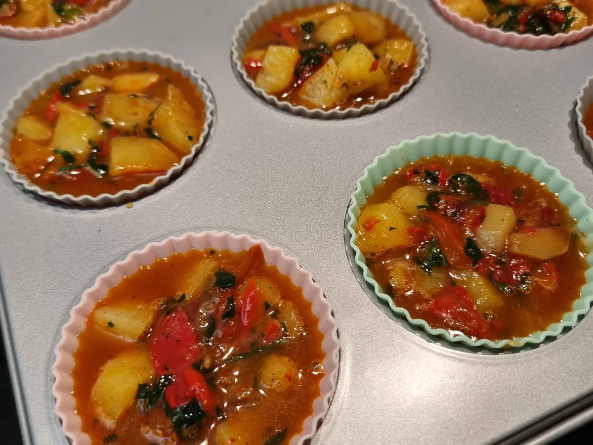 Kartoffel Muffins mit Blütensalat - Rezept - Bild Nr. 17355