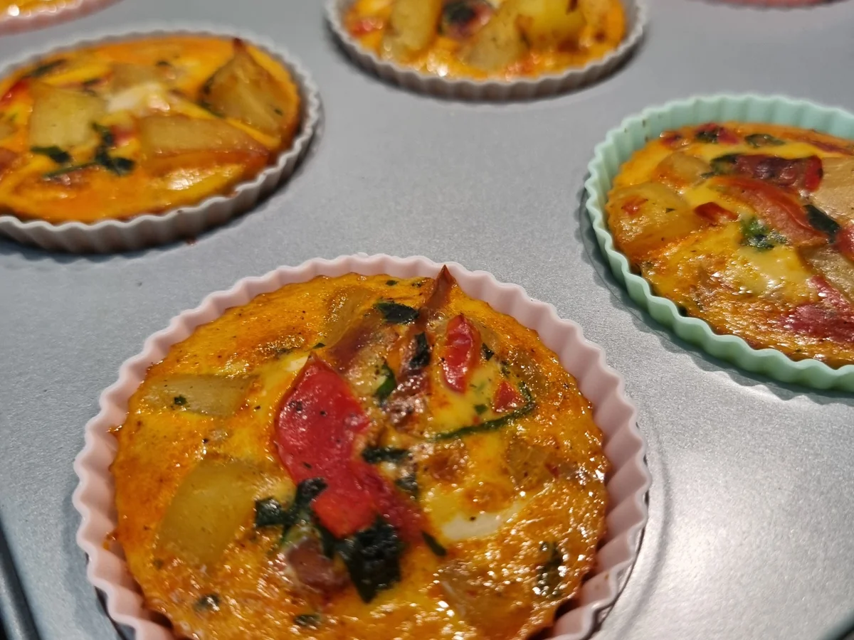 Kartoffel Muffins mit Blütensalat - Rezept - Bild Nr. 17356