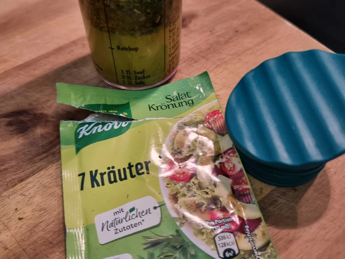 Kartoffel Muffins mit Blütensalat - Rezept - Bild Nr. 17357