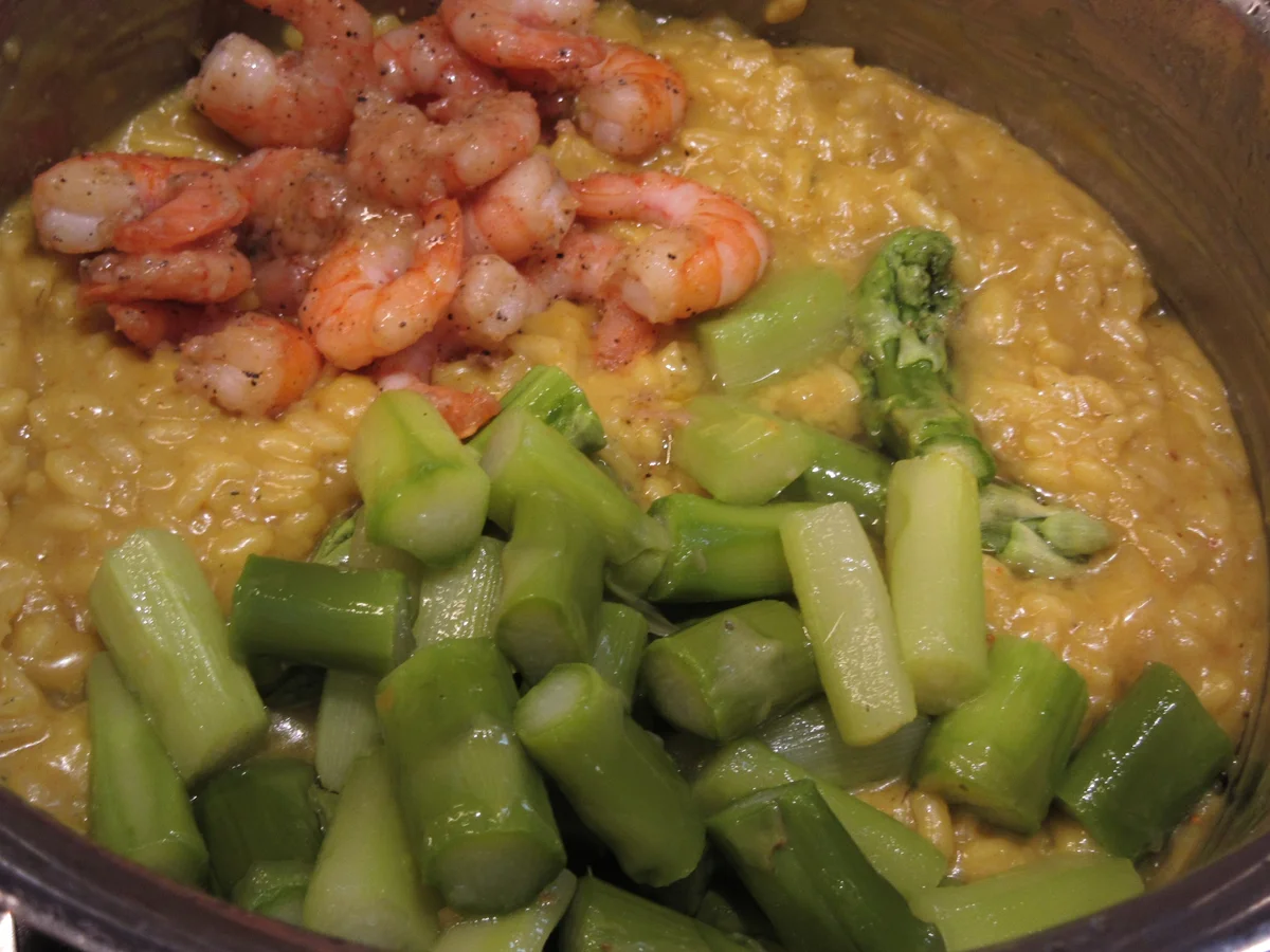 Reis: Safranrisotto mit Garnelen und Spargel - Rezept - Bild Nr. 17357