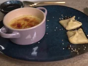 Parmesan Crème Brûlée flankiert von asiatisch ummantelten Garnelen - Rezept - Bild Nr. 17356
