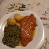 Schweineschnitzel mit Knoblauch-Erbsengemüse und Salzkartoffeln - Rezept - Bild Nr. 2