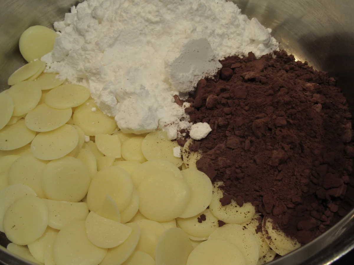 Konfekt: Schokorolle mit Trockenfrüchten - Rezept - Bild Nr. 17357