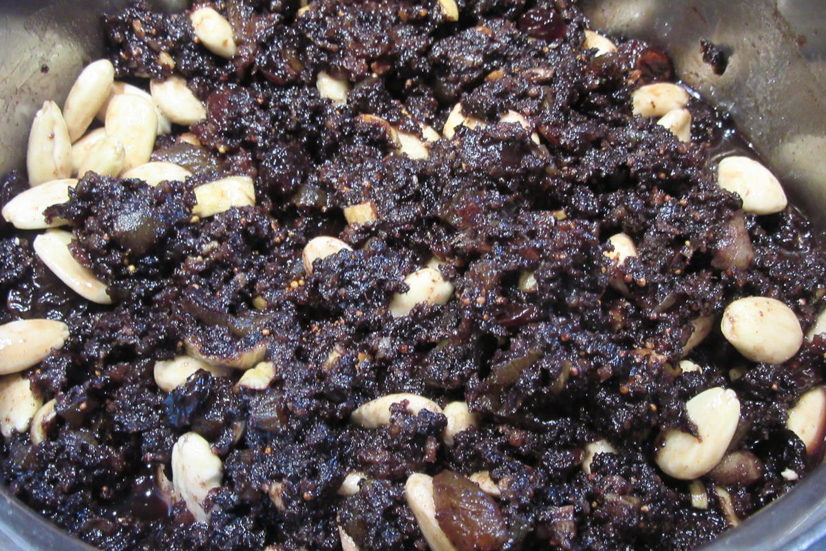 Rezept: Konfekt: Schokorolle mit Trockenfrüchten Bild Nr. 17360 Konfekt: Schokorolle mit Trockenfrüchten - Rezept - Bild Nr. 17360