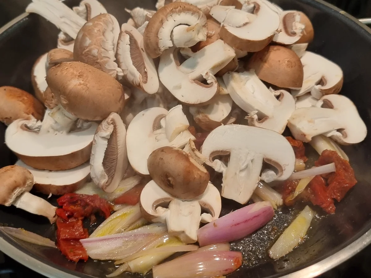 Rezept: Gnocchi-Champignon-Pfanne Bild Nr. 17358 Gnocchi-Champignon-Pfanne - Rezept - Bild Nr. 17358