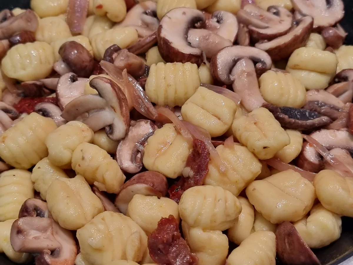 Rezept: Gnocchi-Champignon-Pfanne Bild Nr. 17360 Gnocchi-Champignon-Pfanne - Rezept - Bild Nr. 17360