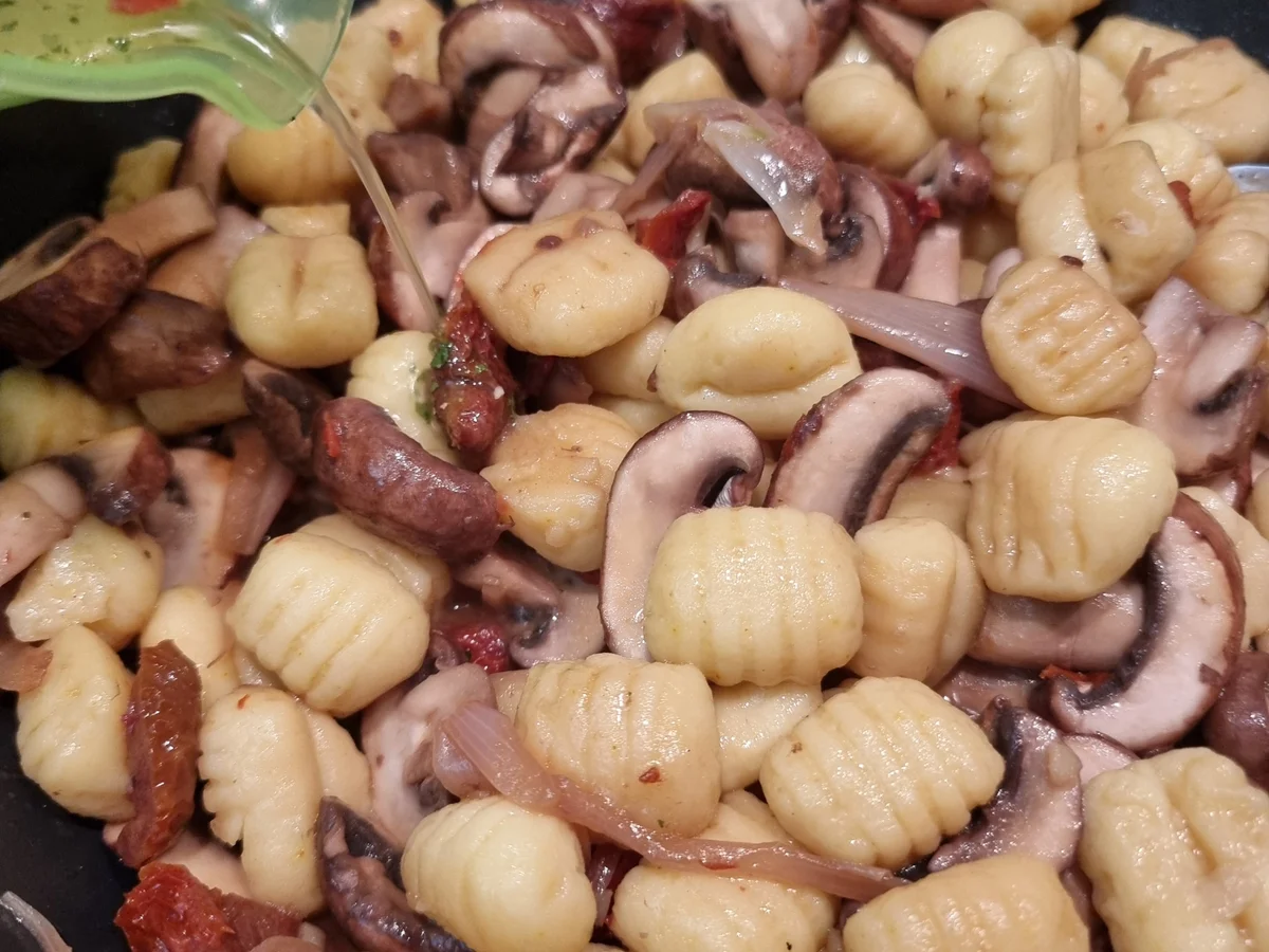 Rezept: Gnocchi-Champignon-Pfanne Bild Nr. 17361 Gnocchi-Champignon-Pfanne - Rezept - Bild Nr. 17361